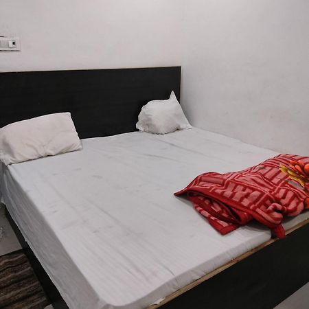 R G Sewa Sadan Hotel Mathura Luaran gambar