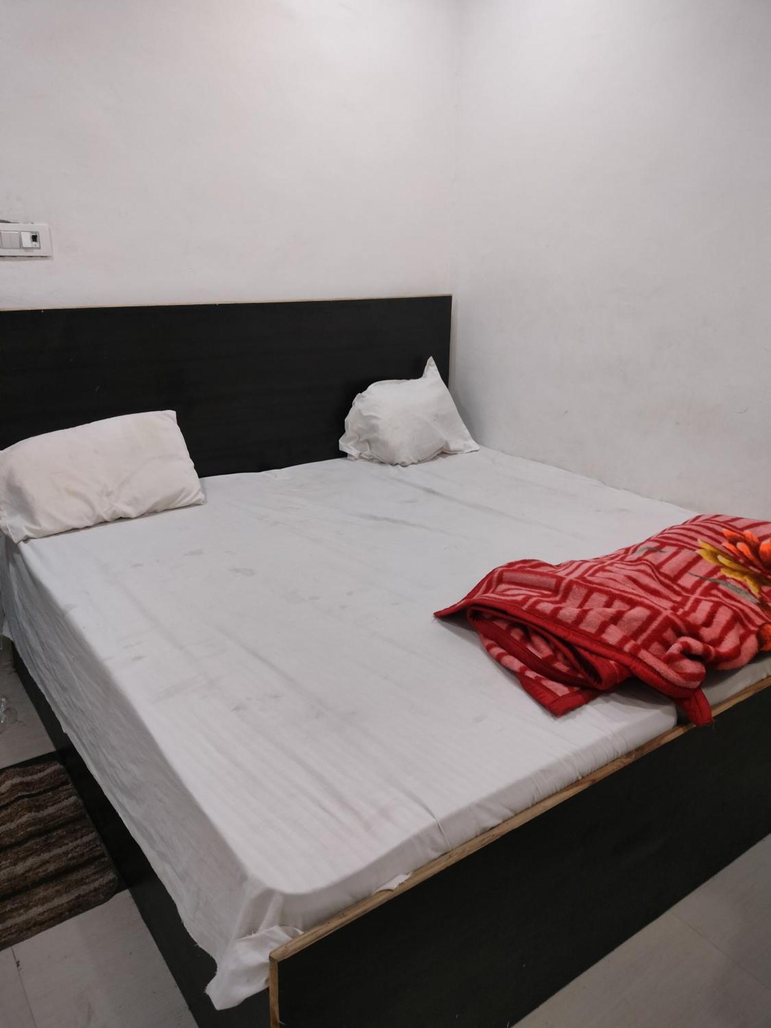R G Sewa Sadan Hotel Mathura Luaran gambar